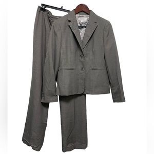 Kasper women’s blazer and pants suit.